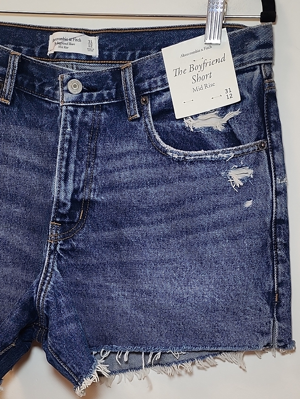 Abercrombie&Fitch The Boyfriend Short  mid-rise medium wash distressed Sz 31/12 - Picture 5 of 16
